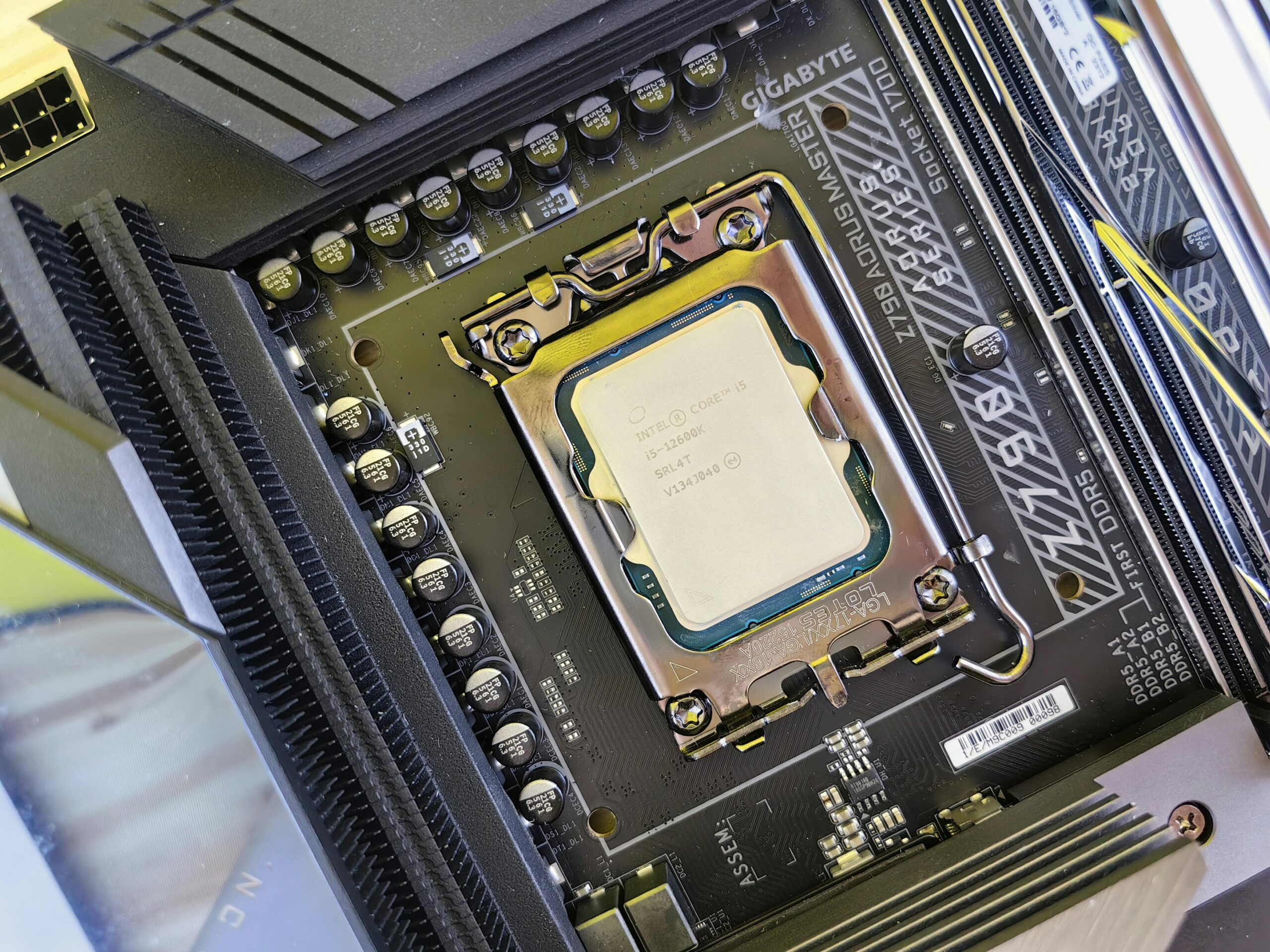 Deep dive into Lunar Lake: Intel’s latest AI laptop CPU is completely unique